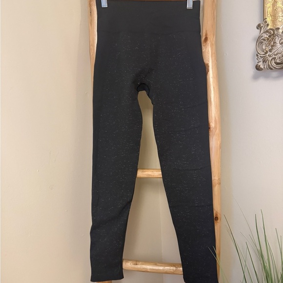 Lululemon Free To Flow 7/8 Tight Leggings Black Size 6 - Picture 5 of 12